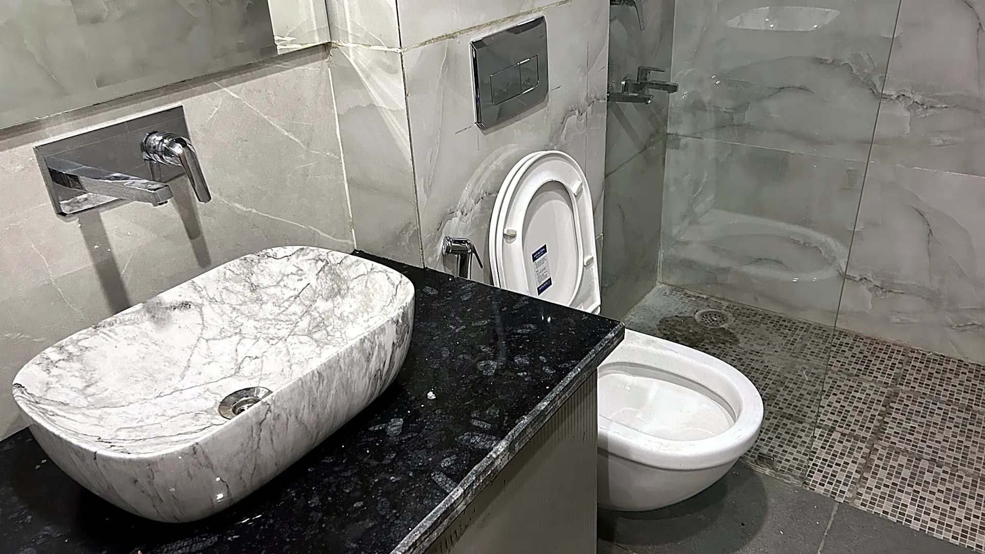 Bathroom deep cleaning Noida